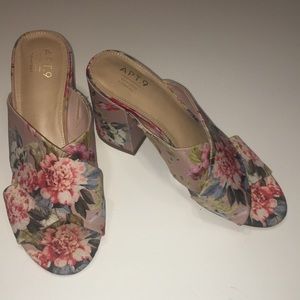Floral heeled sandal